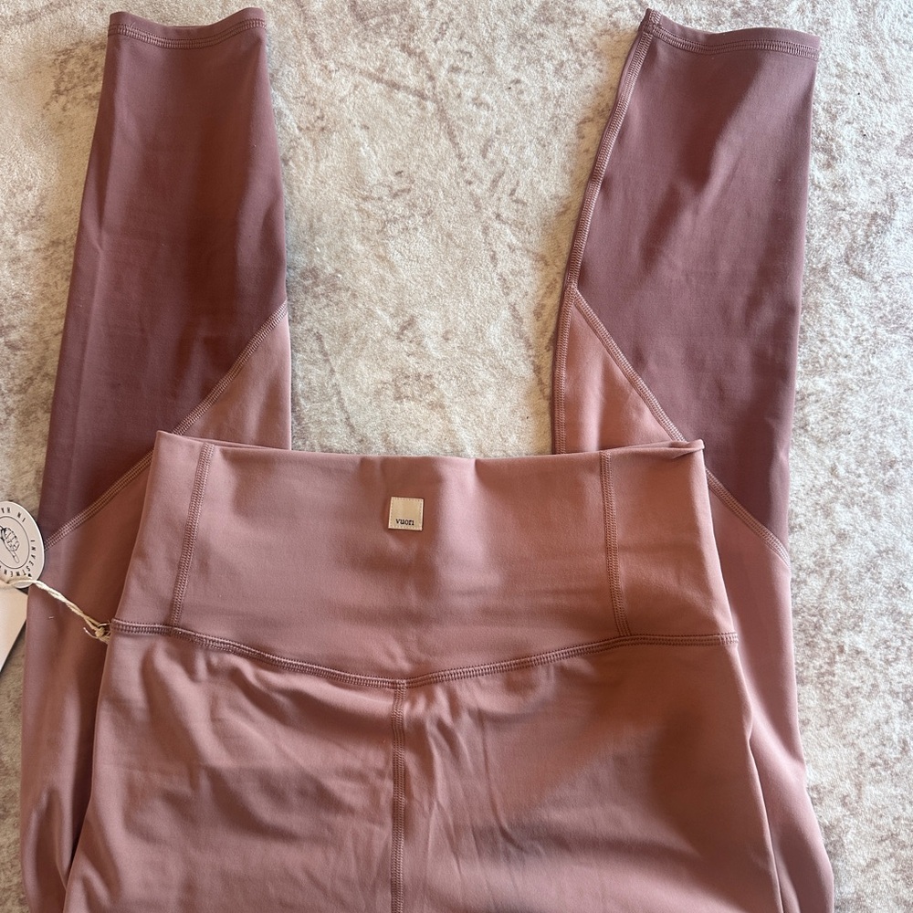 Vuori CB studio leggings in light terracotta